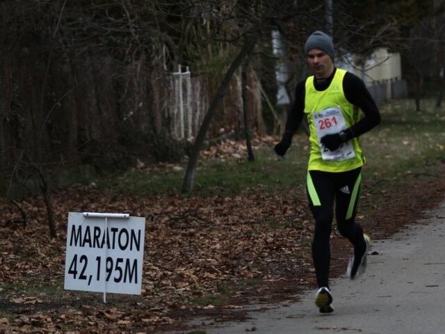 Senkit sem borított fel a szél a Balaton szupermaratonon