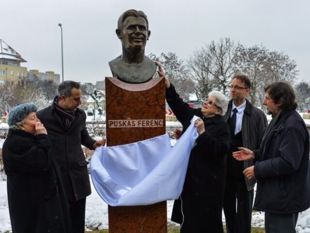 Puskás Ferenc mellszobrot avattak Kispesten