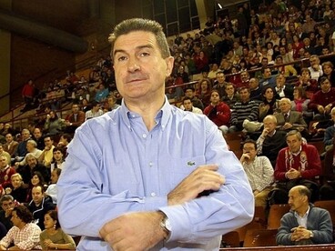 Spanyol edző ül le Ilyés Ferencék kispadjára
