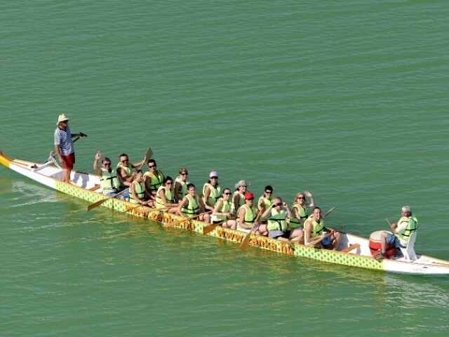 Dunai Regatta egyetemi evezős és sárkányhajóverseny Budapesten
