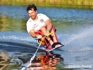 Ismét Magyarországon a honi adaptív wakeboard francia alapítója