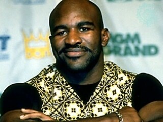 Lengyelországban bokszolhat Evander Holyfield