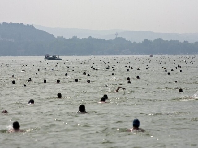 Szombaton rendezik meg a 31. Balaton-átúszást