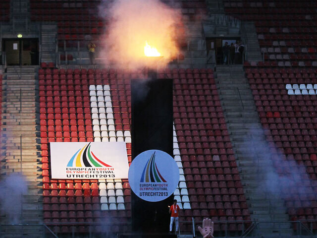 Fellobbant az olimpiai láng Utrecthben