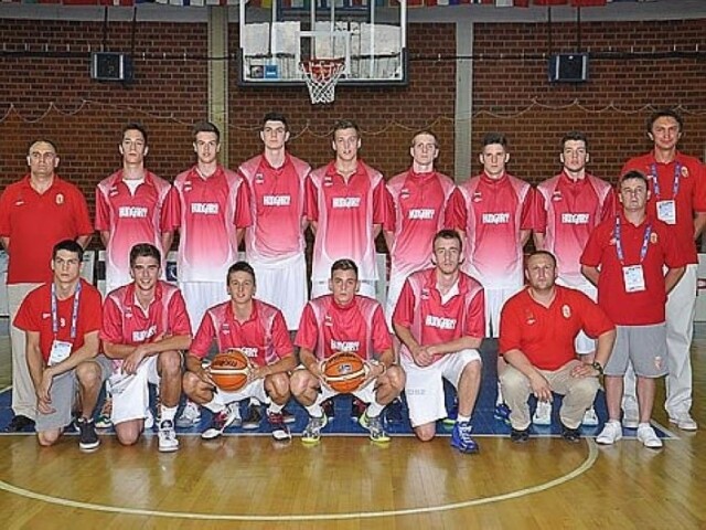 Jó pozícióban az U18-as válogatott az alsó házban