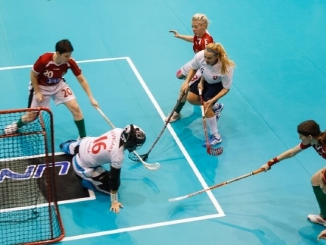 Női floorball-vb: két forduló, két vereség