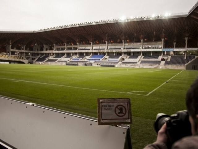 Locsolkodás helyett telt házas stadionavató lesz Felcsúton