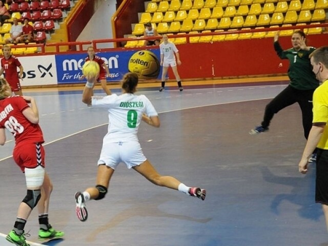 U18-as női kézilabda vb: bravúros győzelemmel kezdtek az ifik