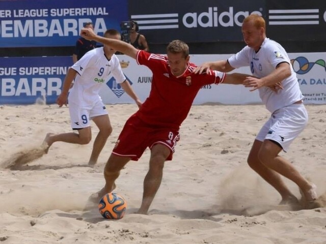 Győzelemmel kezdtek a strandlabdarúgók az EBSL-döntőn