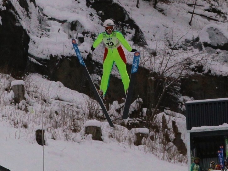 Vörös Virág sporttörténeti síugrása az EYOF-on