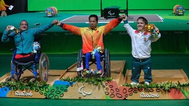 Az erőemelő Tunkel Nándor szerezte a magyar csapat első paralimpiai érmét