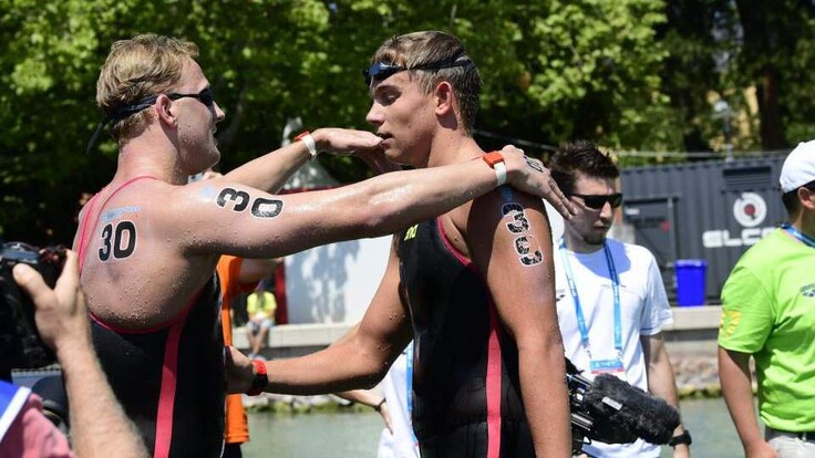 Fölényes győzelem női vízilabdában, Rasovszky Kristóf ötödik 10 km-en