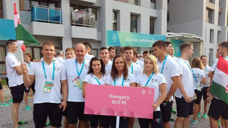 Felvonták a magyar zászlót az Universiade faluban