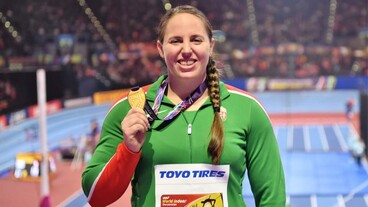 Márton Anita átvette a világbajnoki aranyérmét, Baji Balázs elődöntős