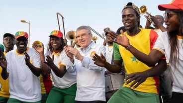 Történelmi játékok előtt – Szenegálban járt Thomas Bach