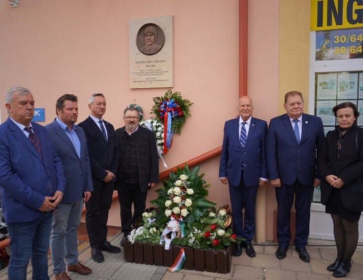 Sterbinszky_Amália_emléktábla_avatás_Hszoboszló_20250929.jpg