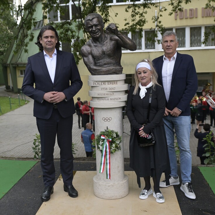foldiimre_szobor1