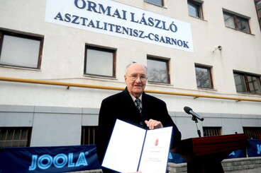 Asztalitenisz - Sportcsarnokot neveztek el Ormai Lászlóról