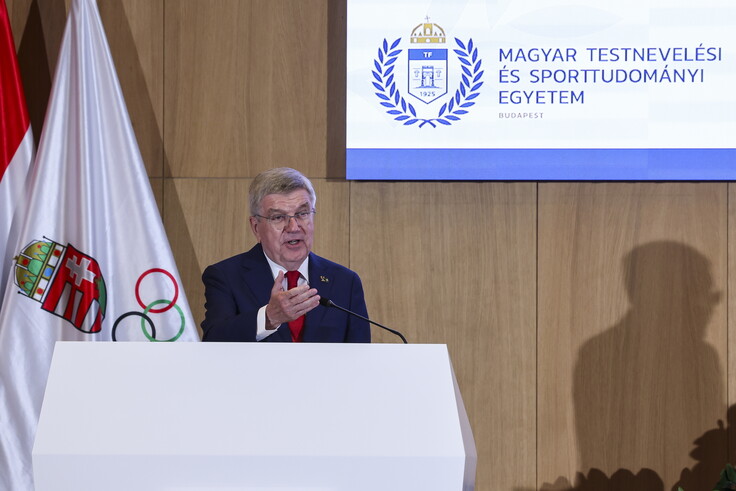 Thomas Bach a Testnevelési Egyetemen díszdoktora lett