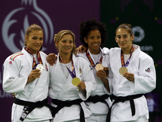 Karakas Hedvig ezüst-, Csernoviczki Éva bronzérmes Bakuban