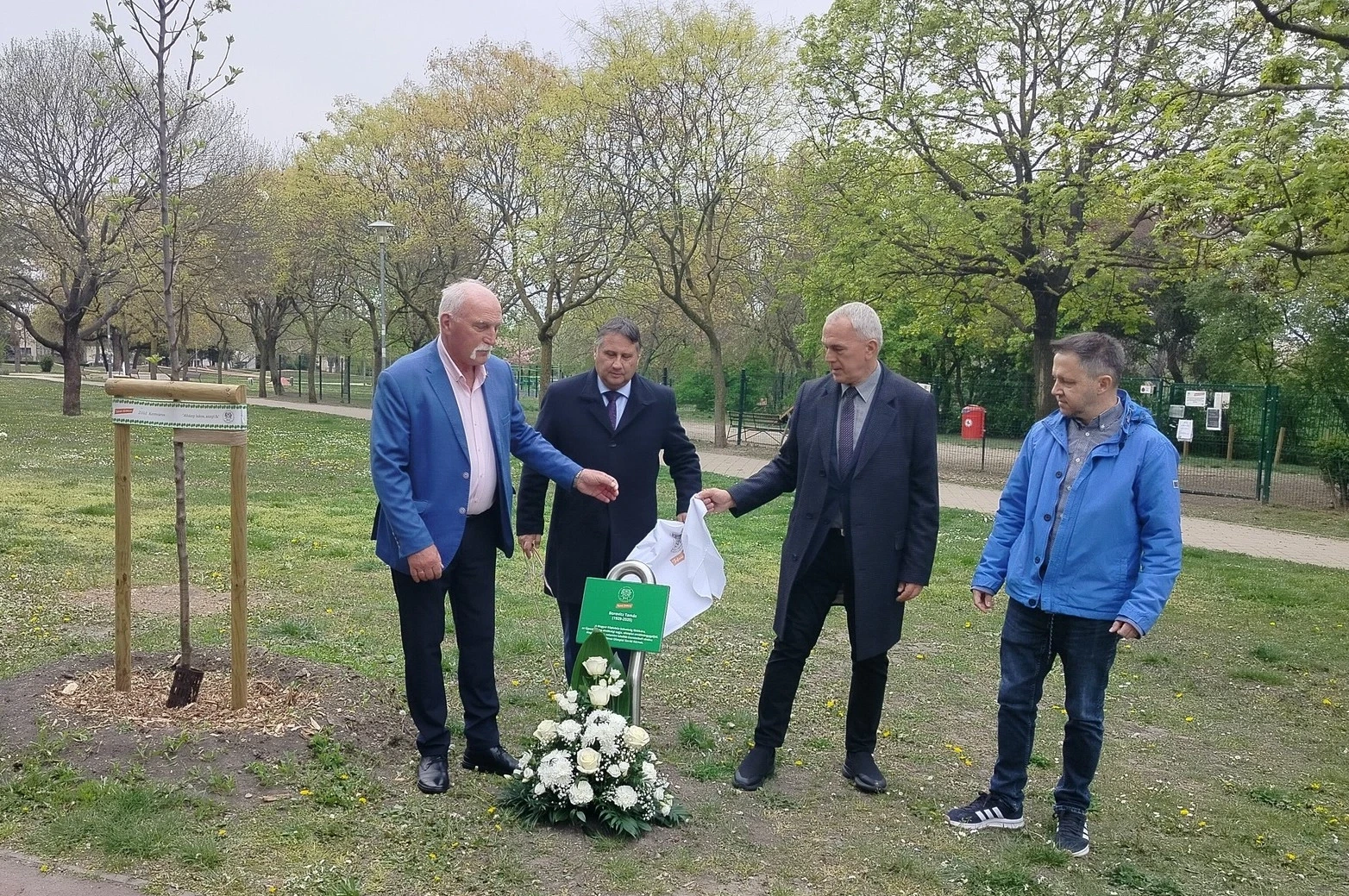 Borovitz_Tamás_emléktábla_XVI_ker_20260414_1.webp Borovitz_Tamás_emléktábla_XVI_ker_20260414_1.webp