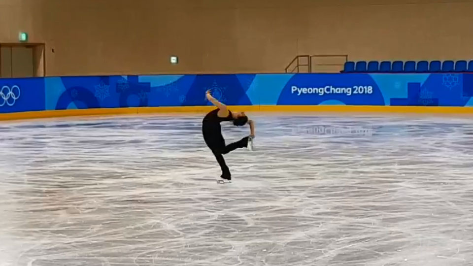Hangolódom, de közben követem a televízión az olimpia eseményeit, nagyon jó érzés a része lenni