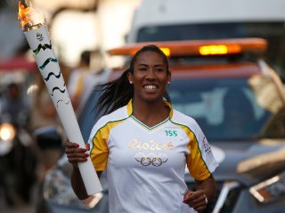 Az olimpiai fáklya elhagyta Sao Paulót, Rióhoz közelít 