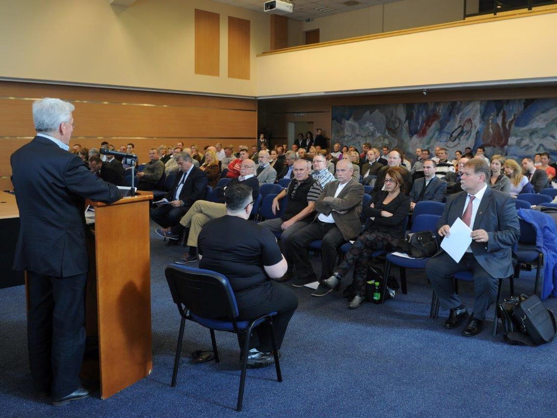 Teltházas konferencia az innováció jegyében