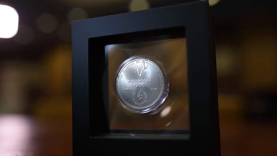 Kibocsátották a tokiói olimpia és paralimpia magyar emlékérmeit 