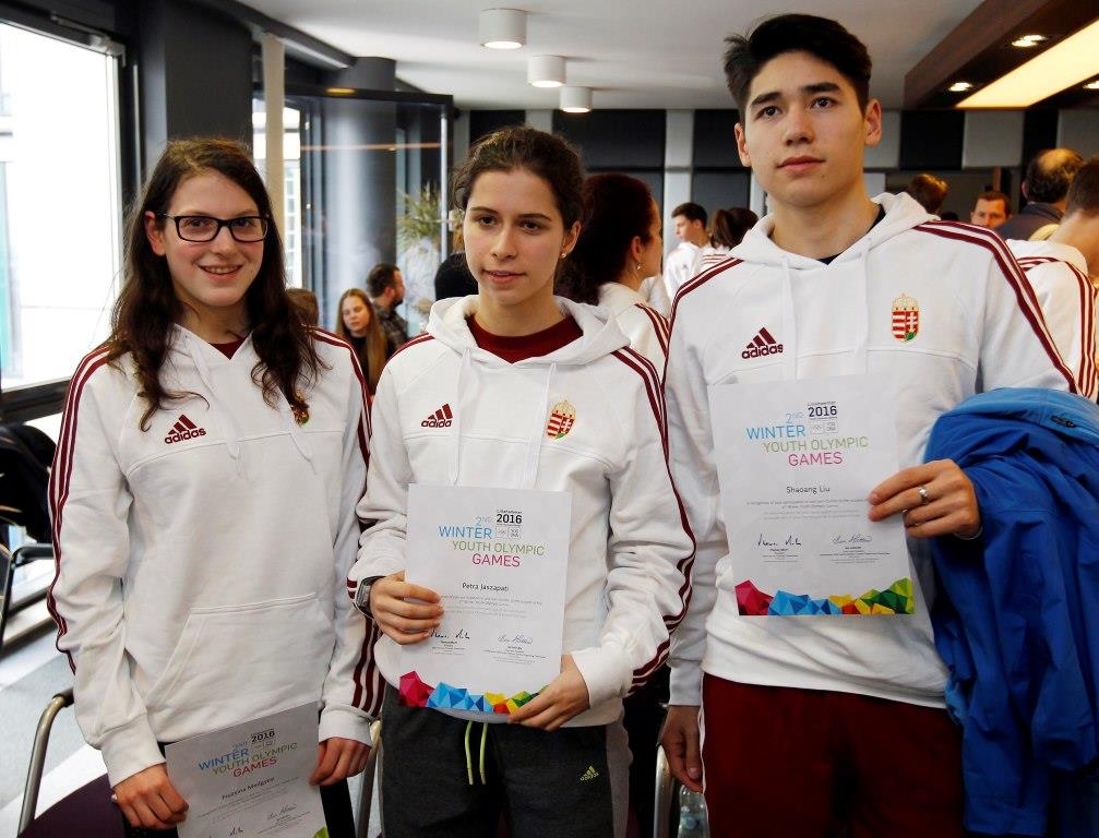 Itthon a Magyar Csapat - a MOB-ban köszöntötték az ifjúsági téli olimpikonokat