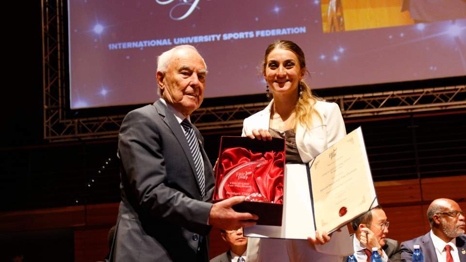 Amerikai rúdugró kapta az egyetemi sport Fair Play-díját