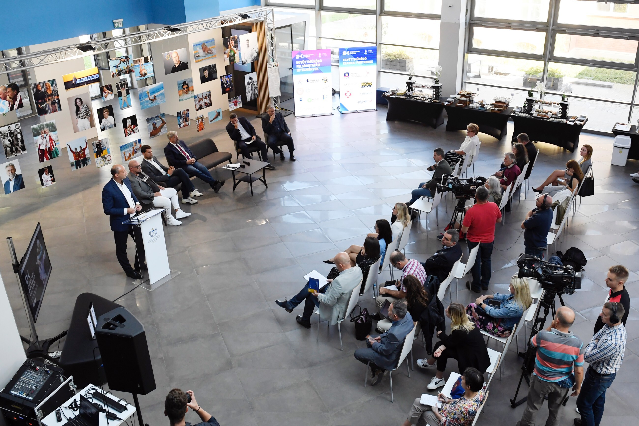 20231002 024 tf kettos karrier sajtaj