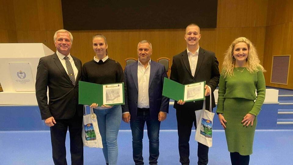 Borsa polgármesterétől Ion Sorin Timistől vette át ösztöndíját két TF hallgató