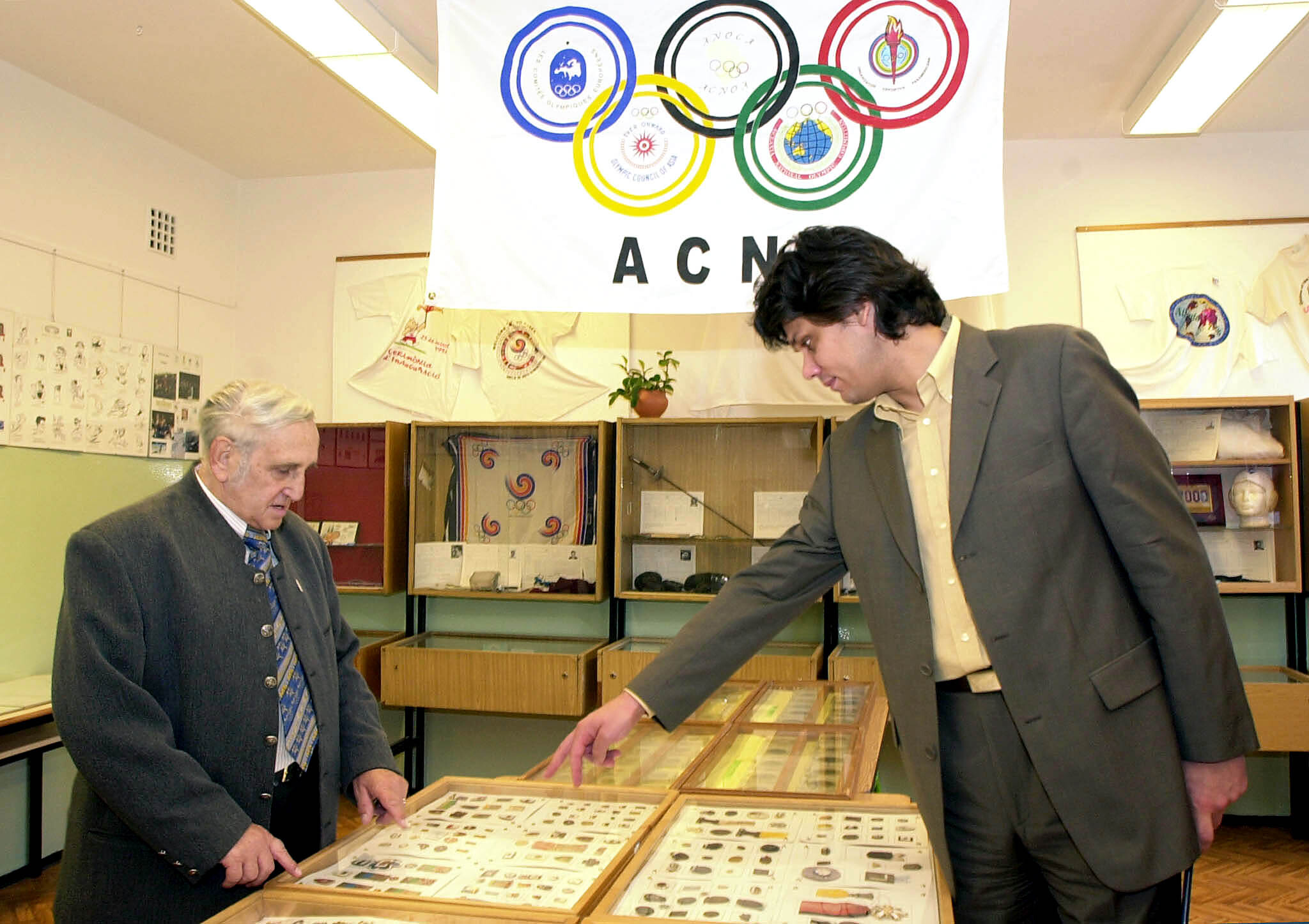 Athéntól-Athénig - kiállítás a hajós Alfréd Általános Iskolában