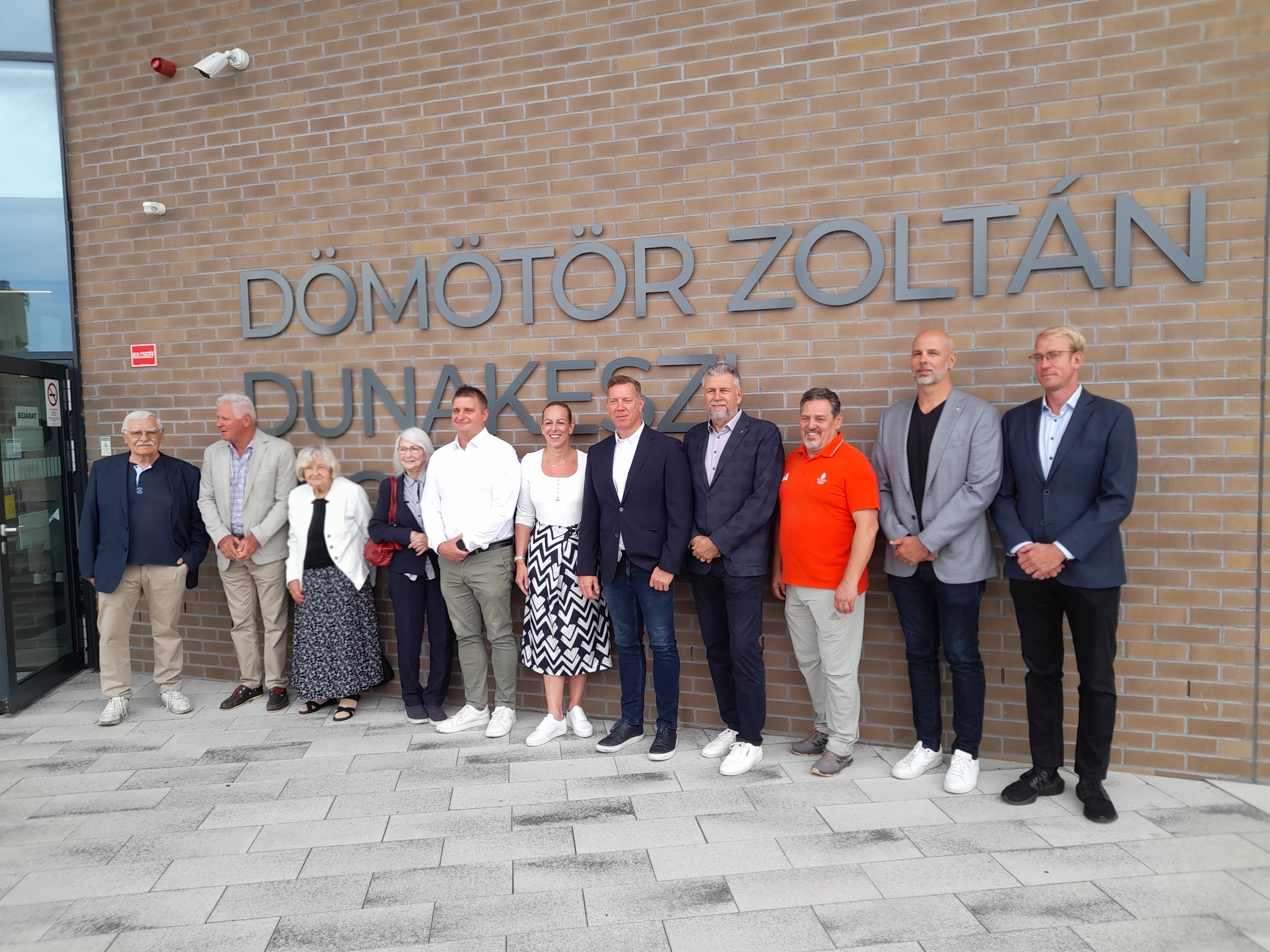 Bajnokok_dunekaszitablaavato