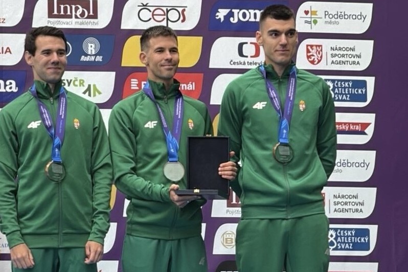 Gyaloglocsapat bronz