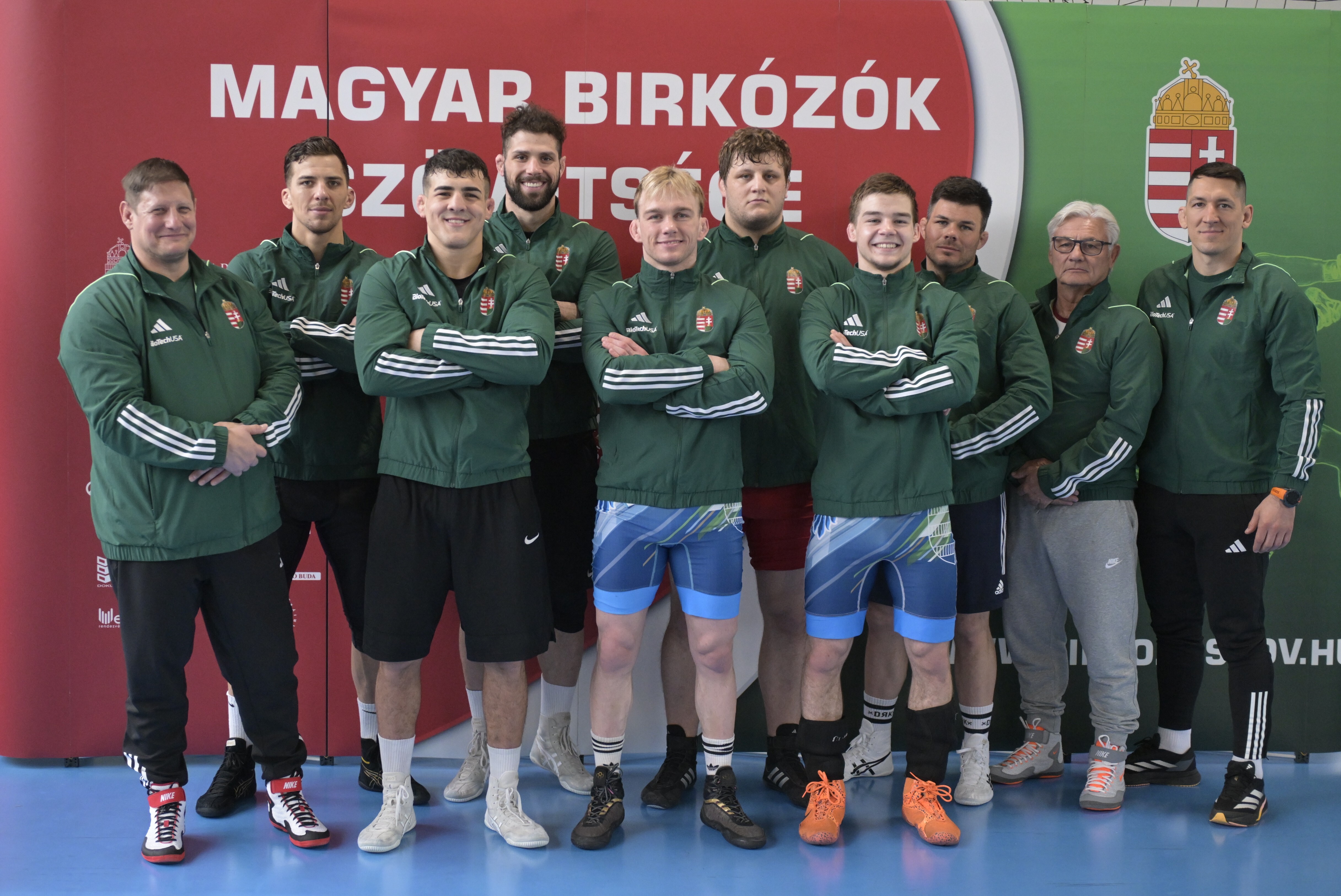 kötöttfogású-válogatott