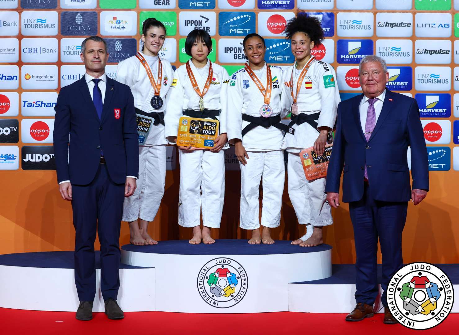 Gyertyás dobogo AUT GP 26