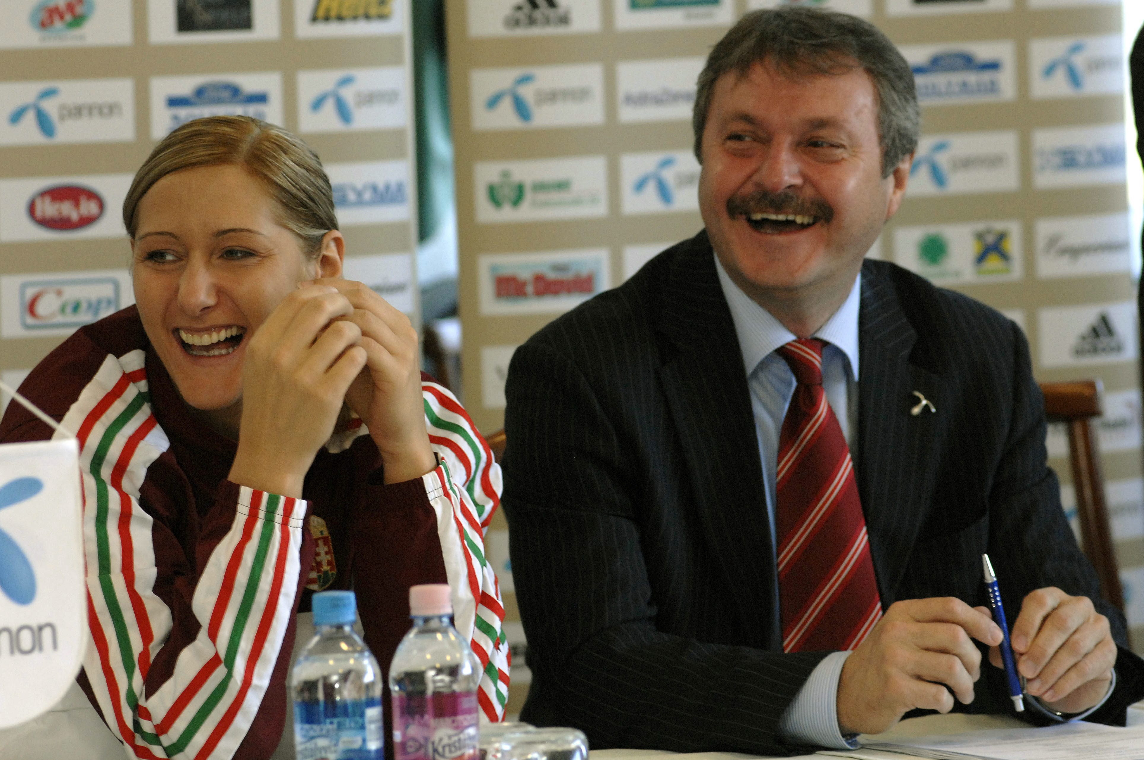 Kézilabda - Tájékoztató a nõk világbajnoksági felkészül