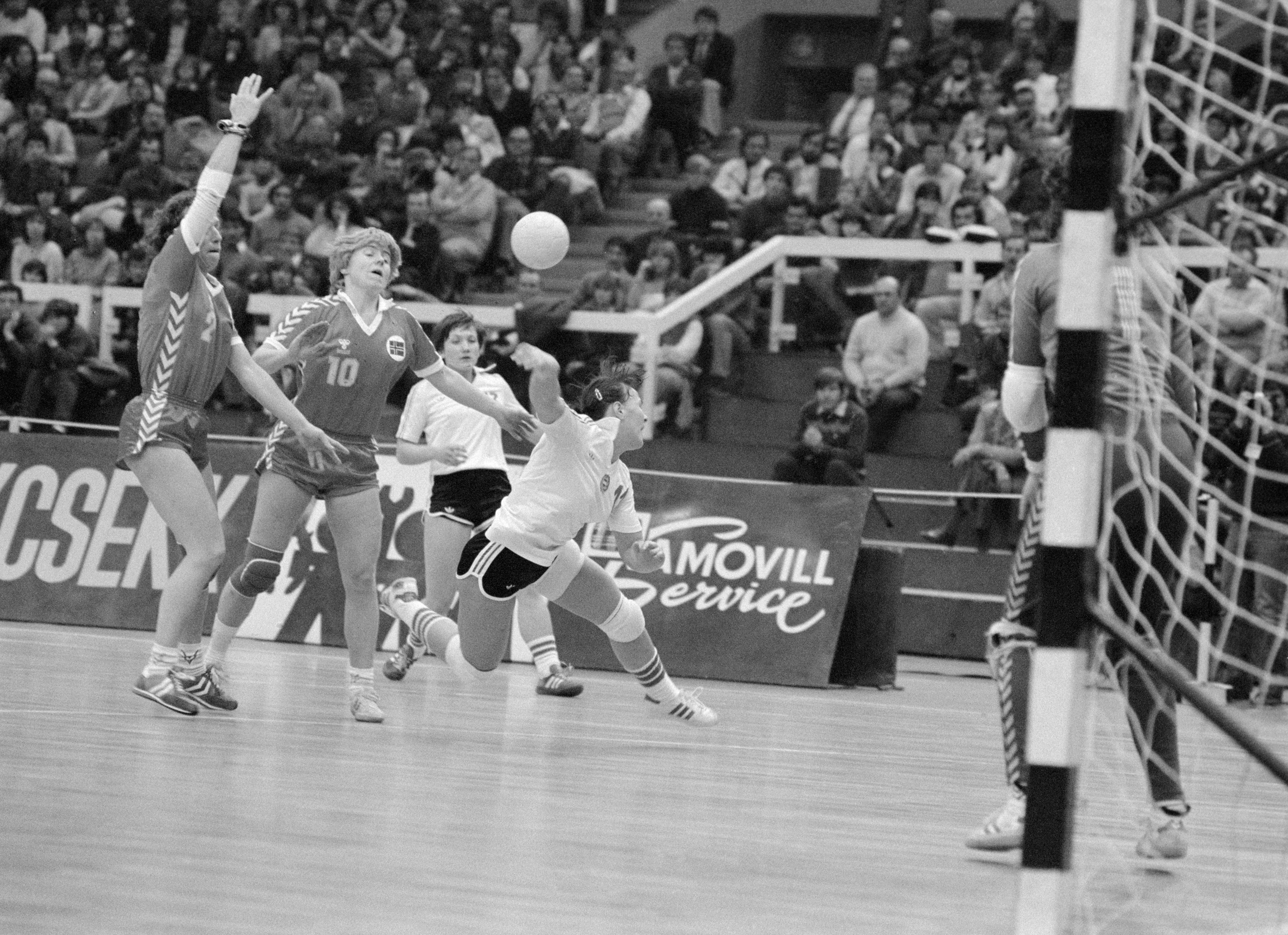 Sport - VIII. Nõi Kézilabda Világbajnokság - Magyarország-N