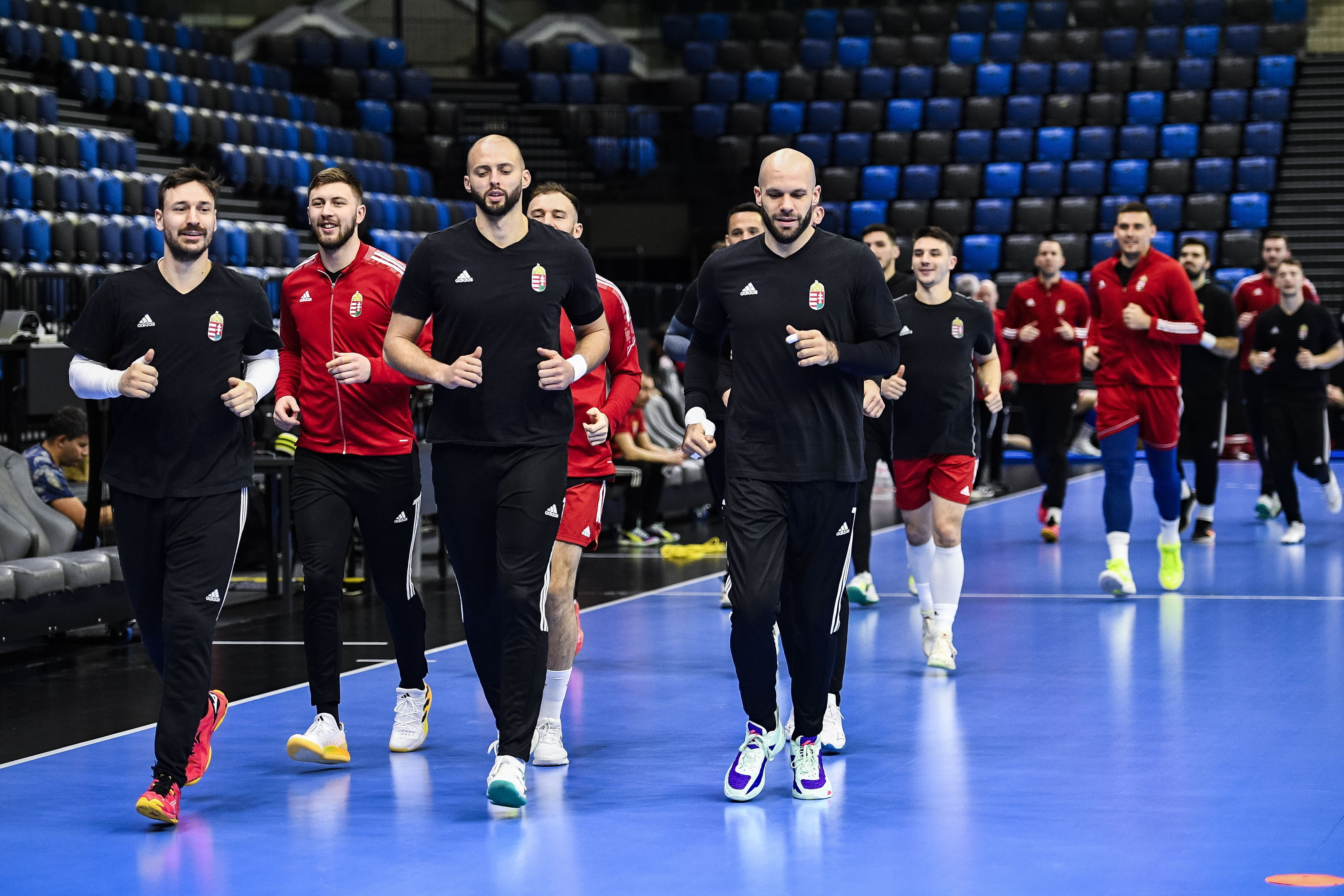 Férfi kézilabda olimpiai selejtező - A magyar válogatott edz