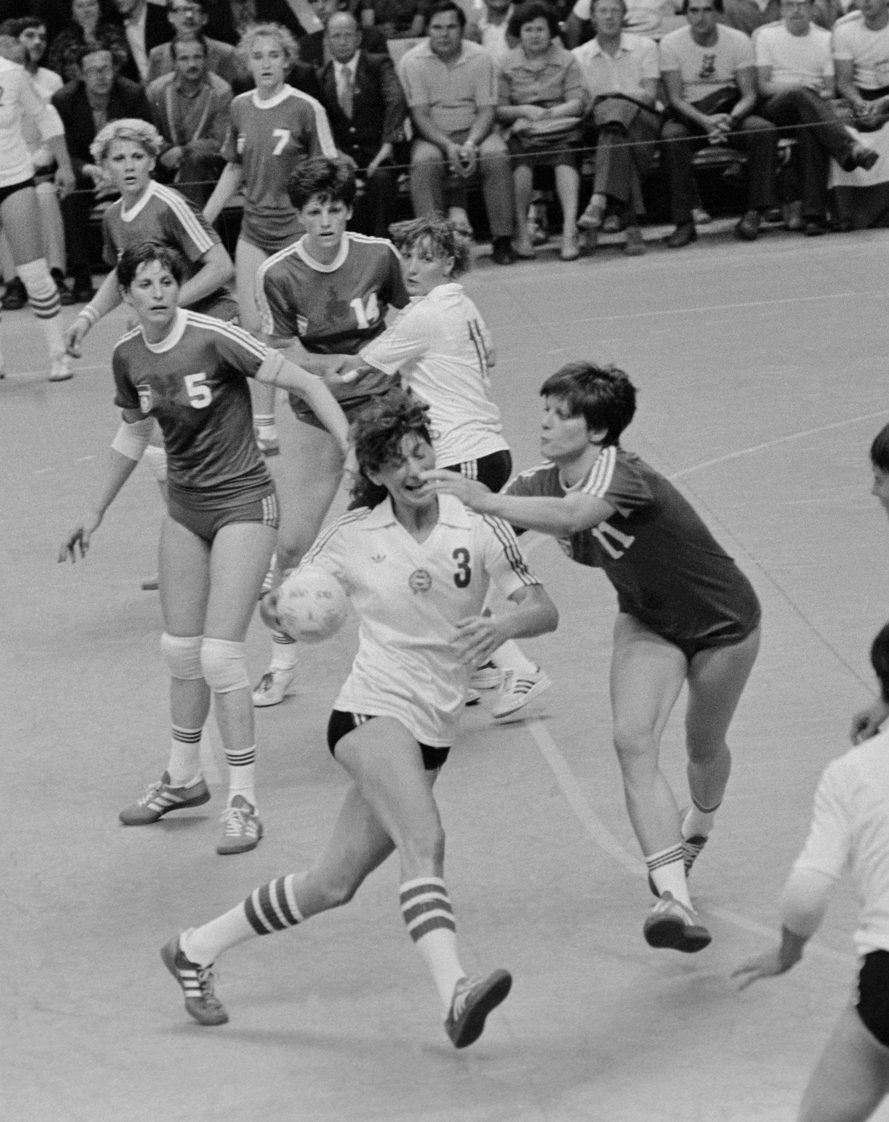 Sport - Moszkvai olimpia - Magyarország-Jugoszlávia nõi kézi