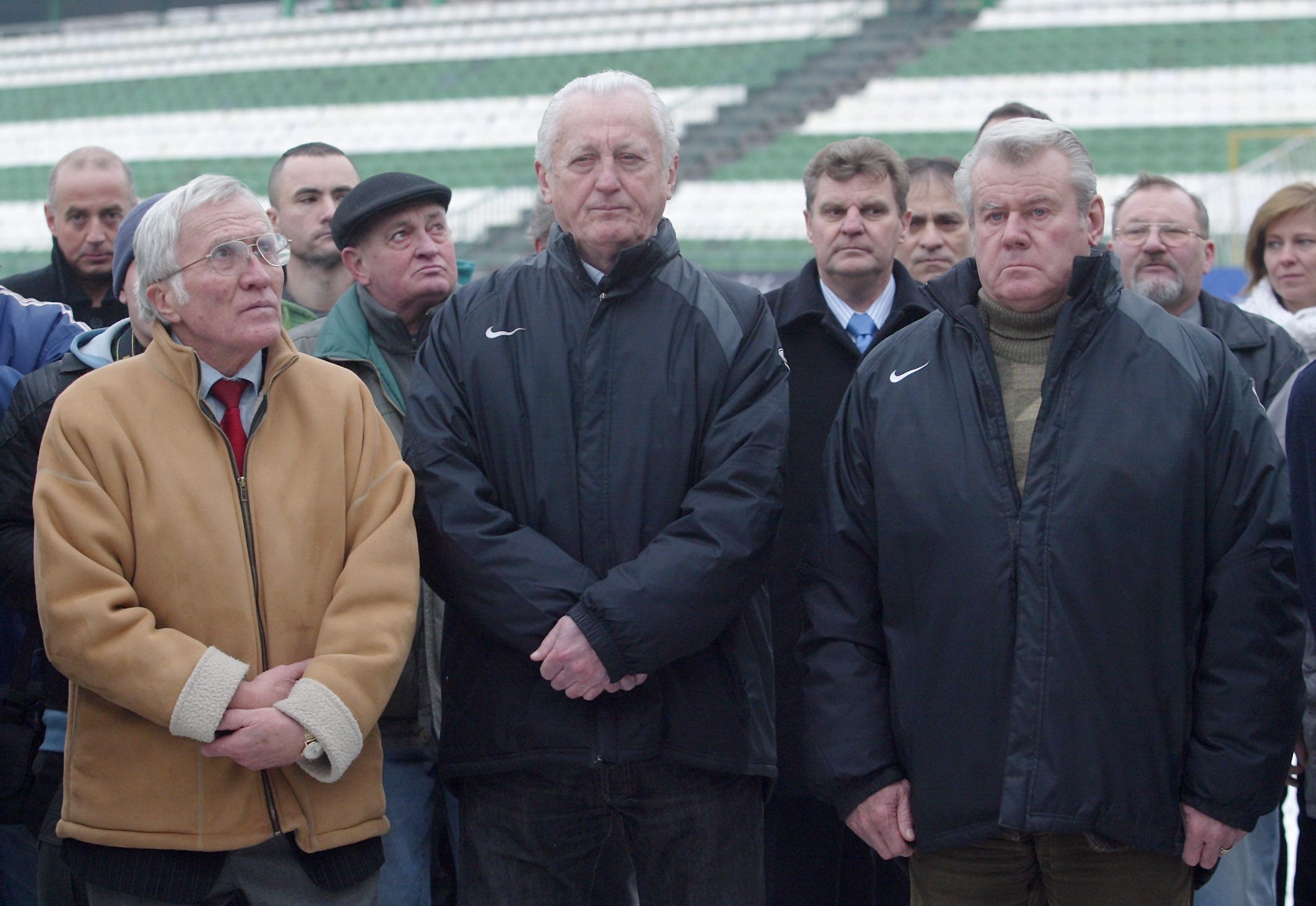 Labdarúgás - Stadionkeresztelõ az Üllõi úton