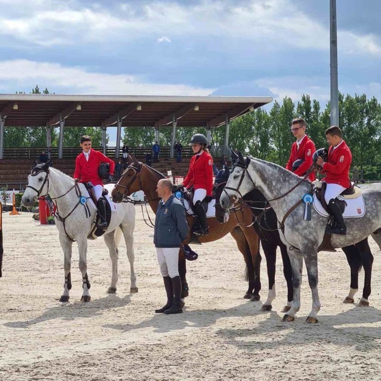 díjugratás somorja