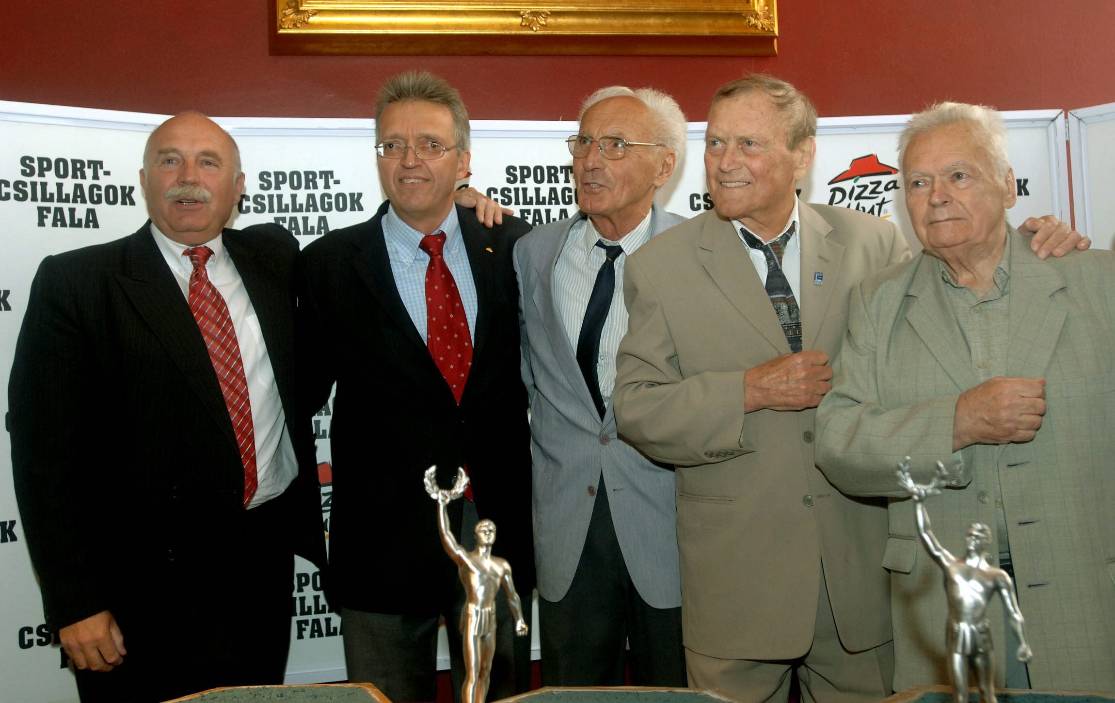 Öttusa - Helsinki bajnokai a Sportcsillagok falán