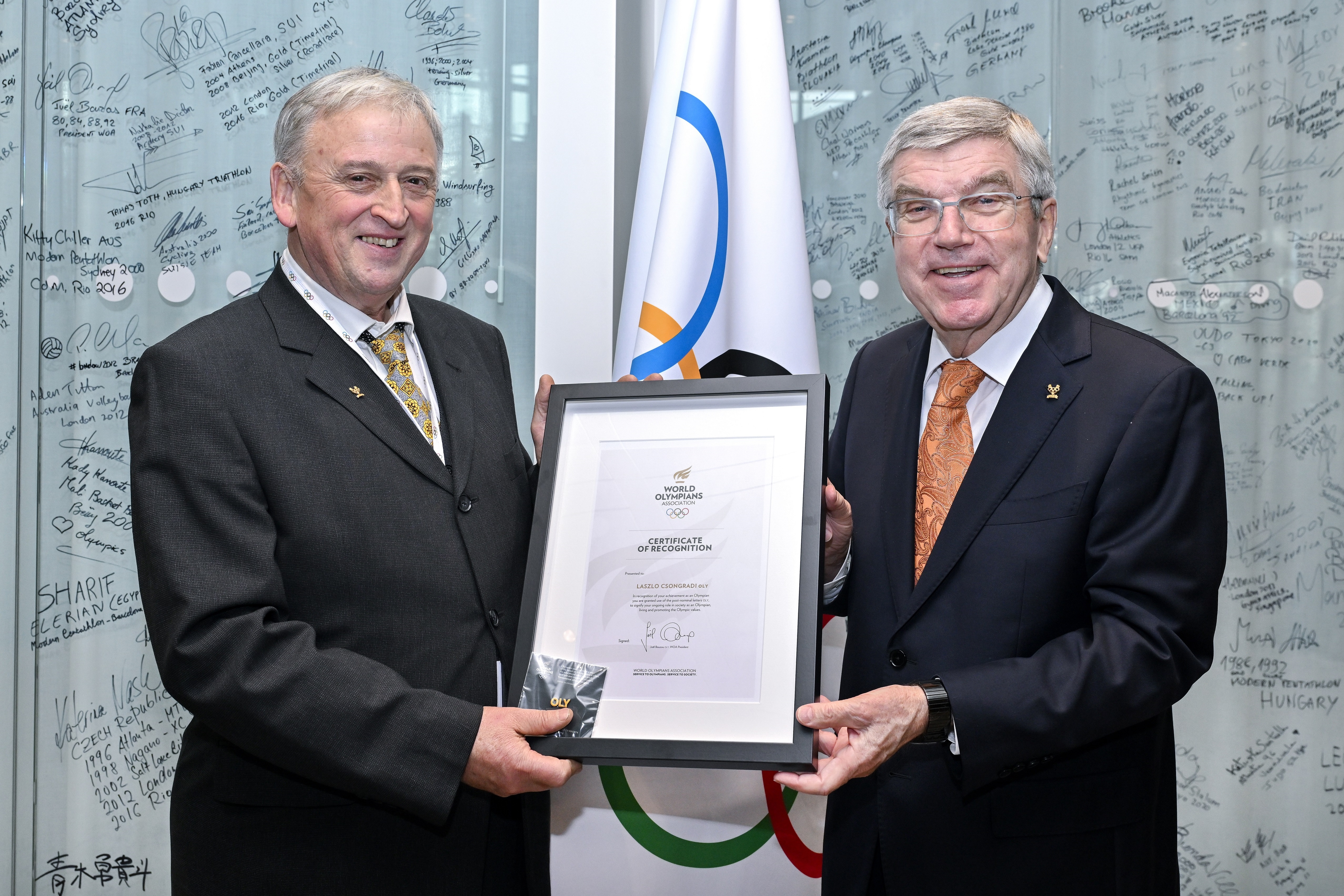 070125_Moratal_Olympian Wall signing - LaÌszloÌ CsongraÌdi (H