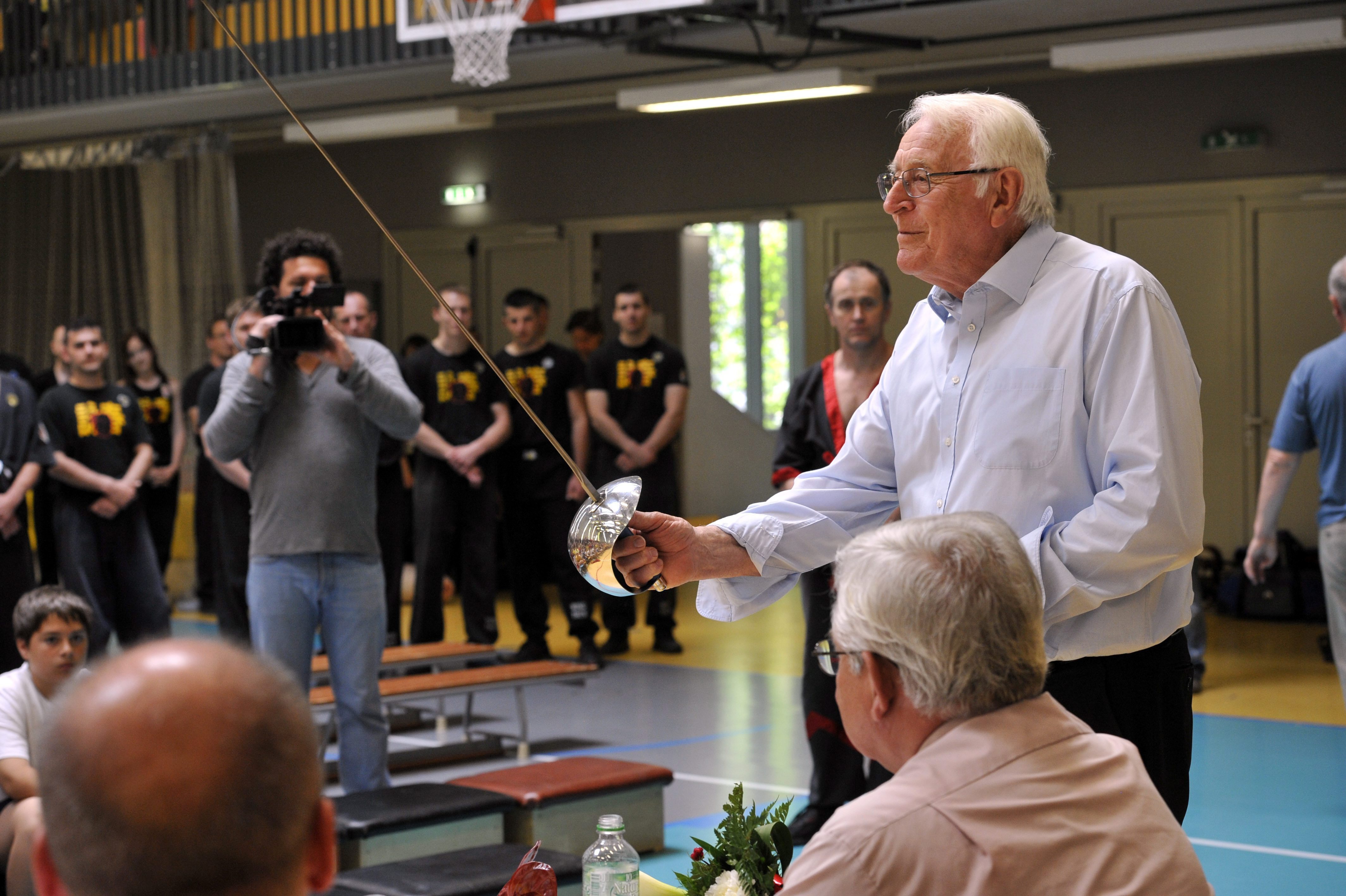 Harcmûvészek a határontúliakért