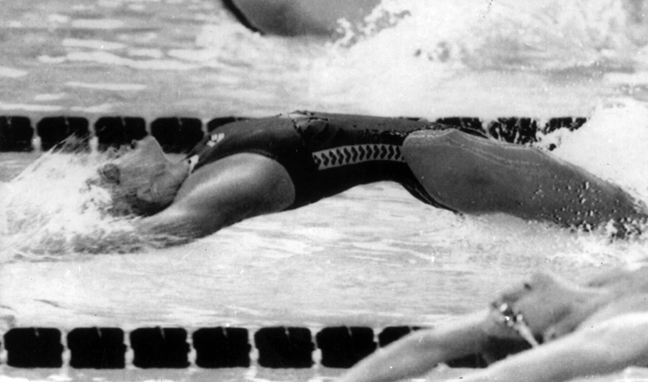 Egerszegi Krisztina elrajtol