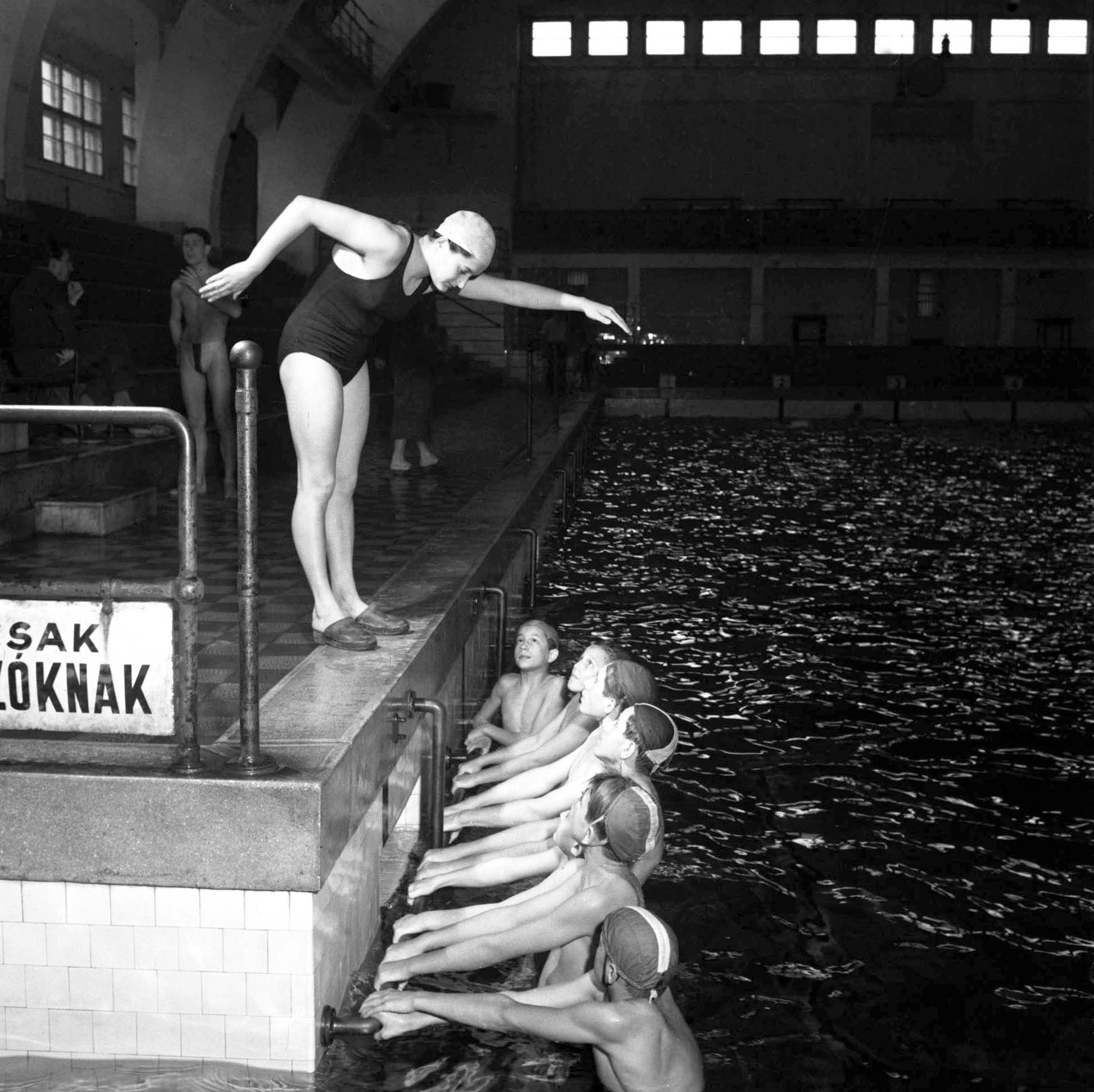 Gyenge Valéria  olimpiai bajnok úszónõ