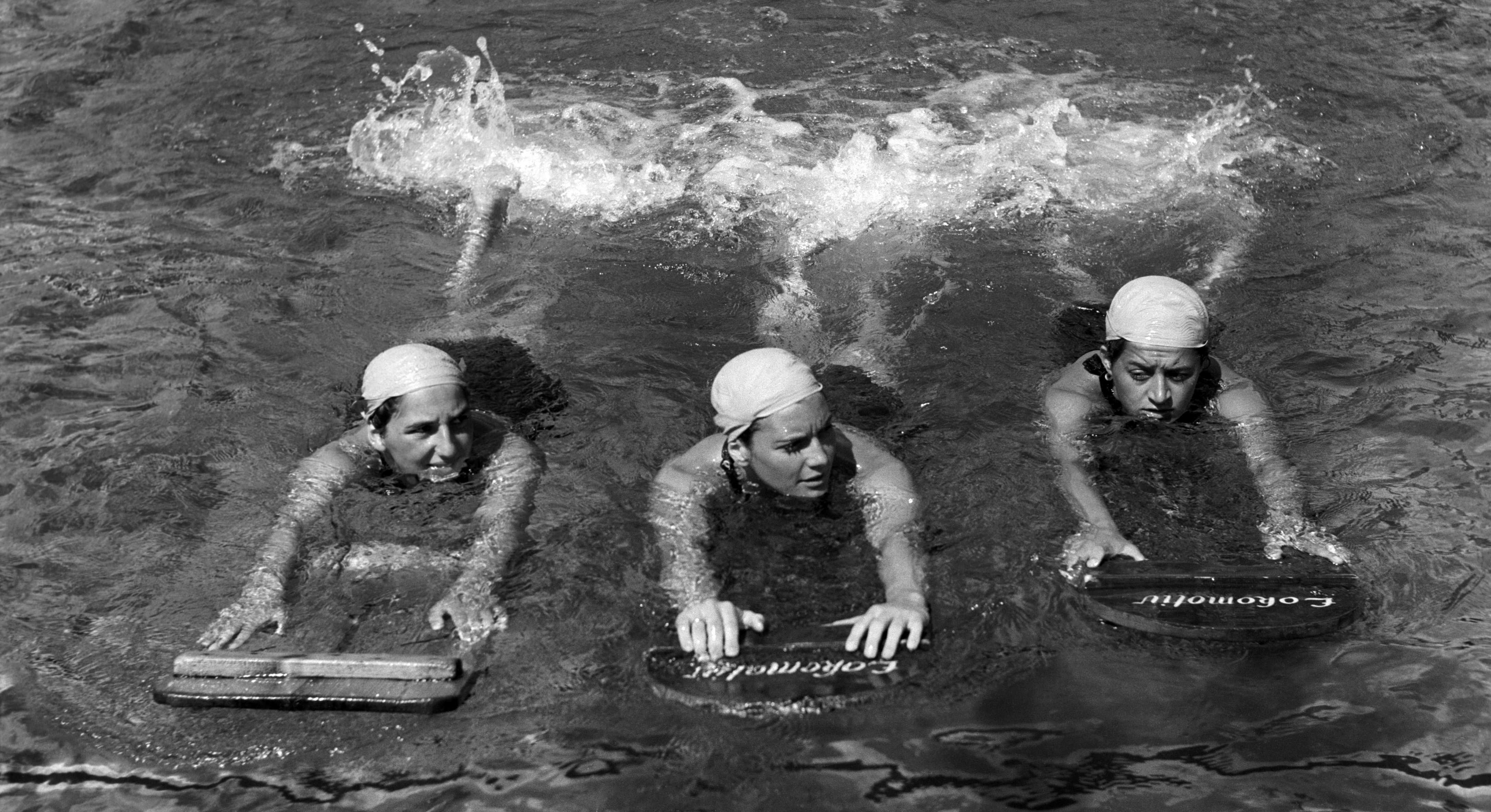 Sport - A VIT-re készülõ úszónõk